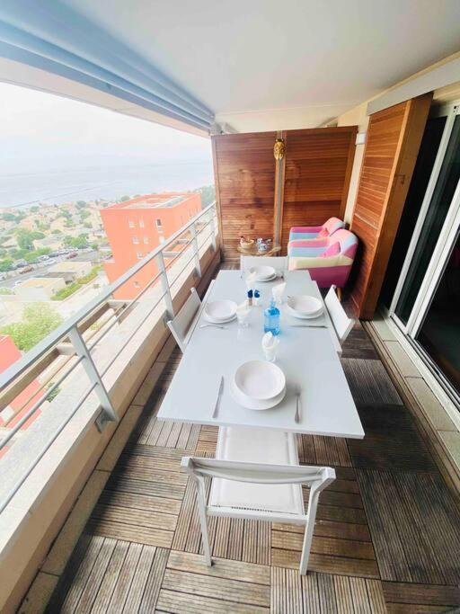 Appartement Luxueux T3 Piscine Et Vue Somptueuse à Sète Extérieur photo