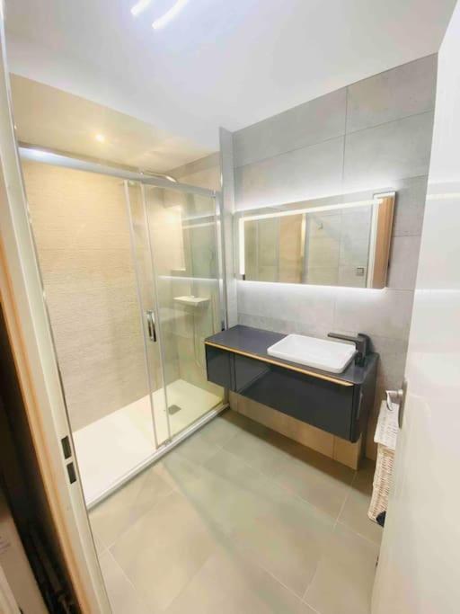Appartement Luxueux T3 Piscine Et Vue Somptueuse à Sète Extérieur photo